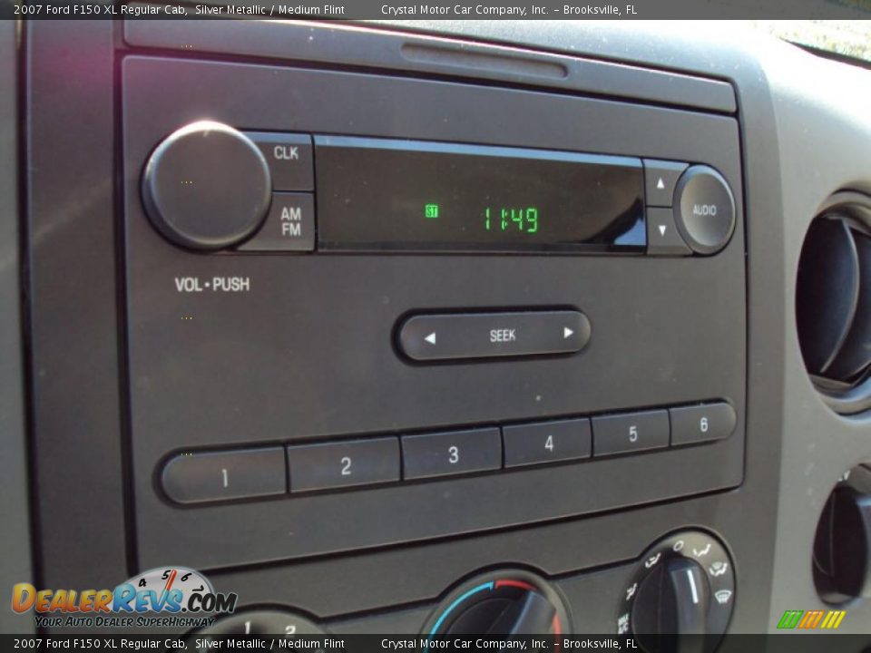 2007 Ford F150 XL Regular Cab Silver Metallic / Medium Flint Photo #18