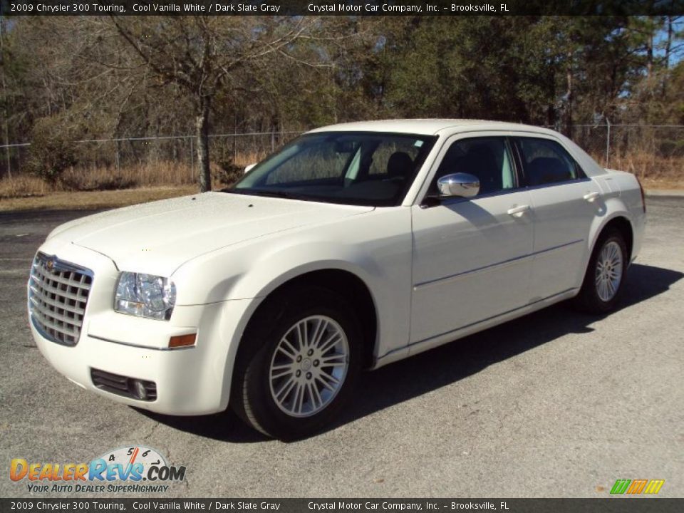 2009 Chrysler 300 Touring Cool Vanilla White / Dark Slate Gray Photo #1