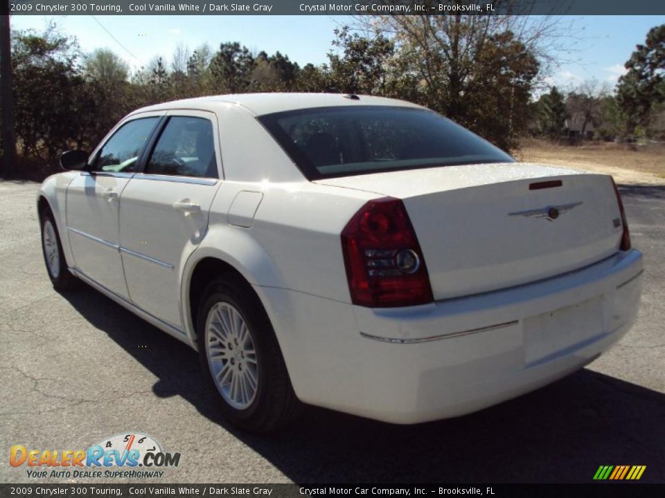 2009 Chrysler 300 Touring Cool Vanilla White / Dark Slate Gray Photo #3