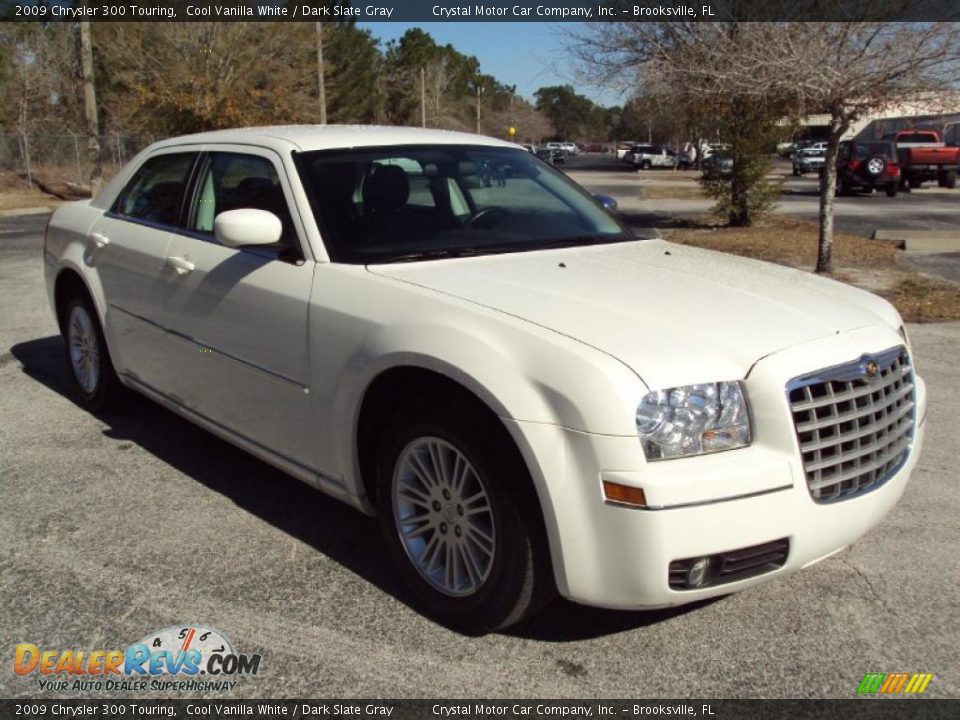 2009 Chrysler 300 Touring Cool Vanilla White / Dark Slate Gray Photo #10