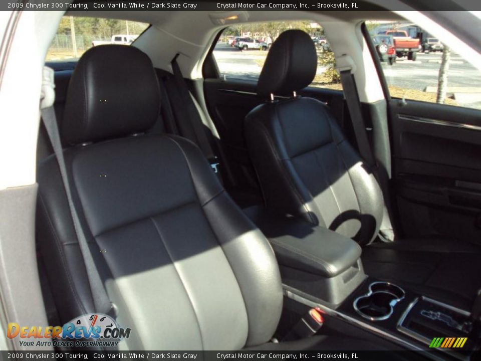 2009 Chrysler 300 Touring Cool Vanilla White / Dark Slate Gray Photo #12