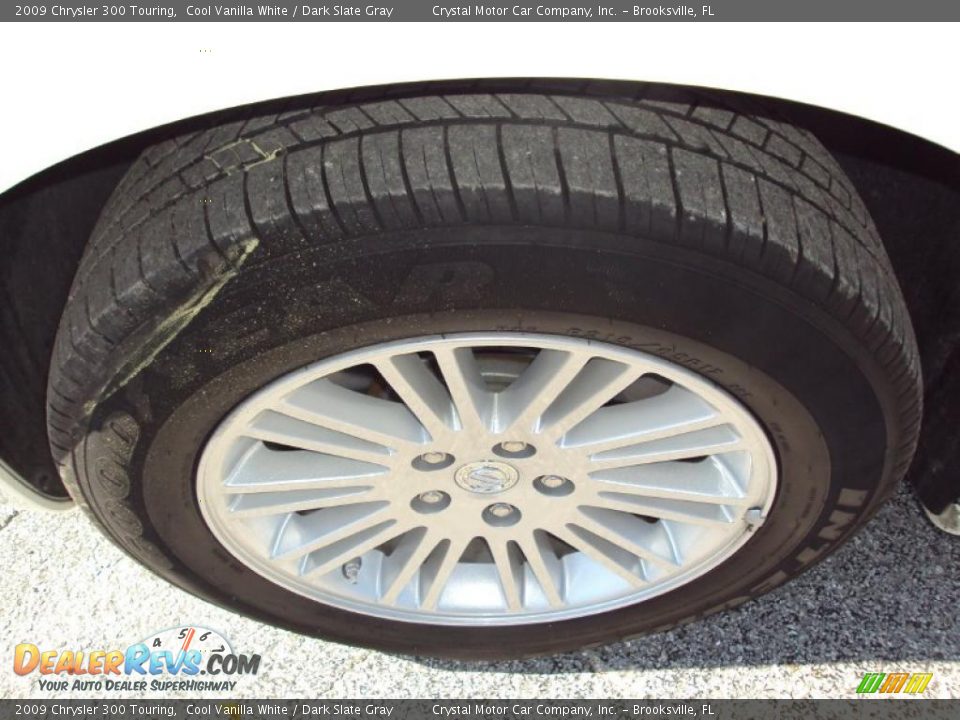 2009 Chrysler 300 Touring Cool Vanilla White / Dark Slate Gray Photo #14