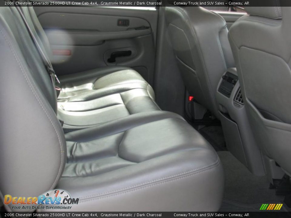 2006 Chevrolet Silverado 2500HD LT Crew Cab 4x4 Graystone Metallic / Dark Charcoal Photo #17