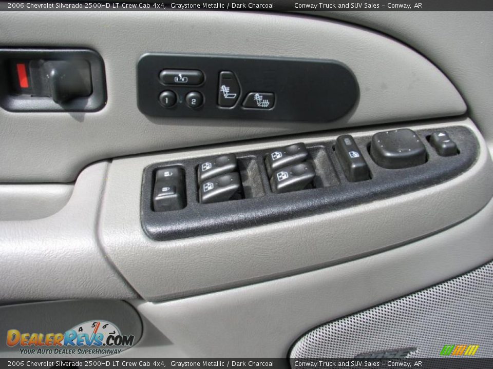2006 Chevrolet Silverado 2500HD LT Crew Cab 4x4 Graystone Metallic / Dark Charcoal Photo #18