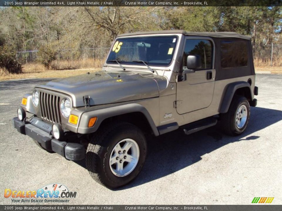 2005 Jeep Wrangler Unlimited 4x4 Light Khaki Metallic / Khaki Photo #1