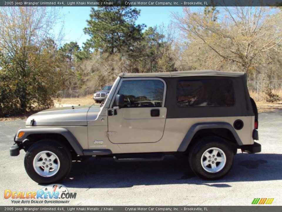 2005 Jeep Wrangler Unlimited 4x4 Light Khaki Metallic / Khaki Photo #2