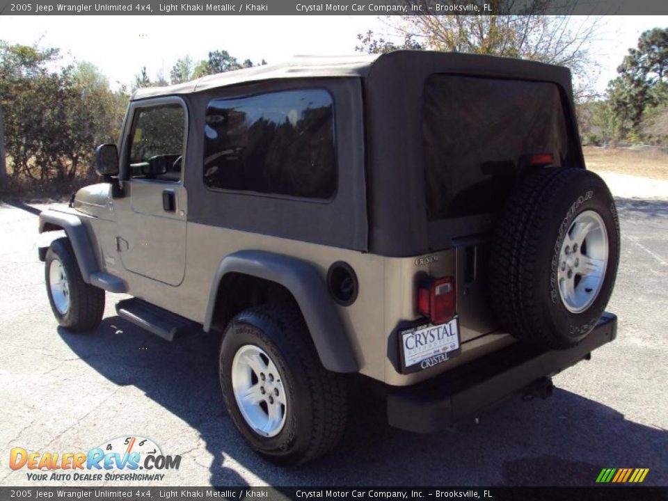 2005 Jeep Wrangler Unlimited 4x4 Light Khaki Metallic / Khaki Photo #3