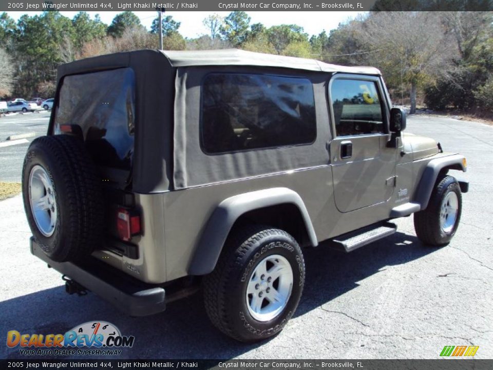 2005 Jeep Wrangler Unlimited 4x4 Light Khaki Metallic / Khaki Photo #8