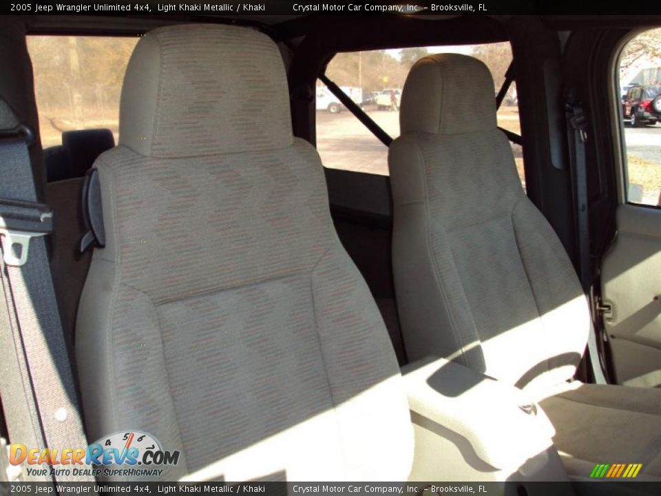2005 Jeep Wrangler Unlimited 4x4 Light Khaki Metallic / Khaki Photo #11