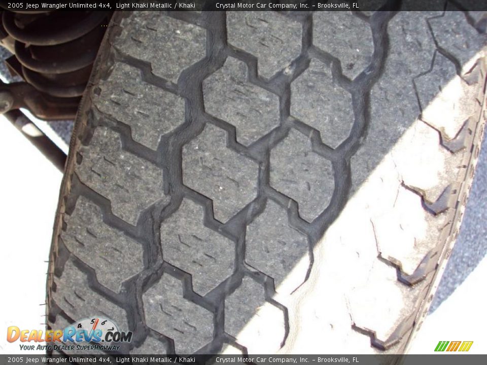 2005 Jeep Wrangler Unlimited 4x4 Light Khaki Metallic / Khaki Photo #14