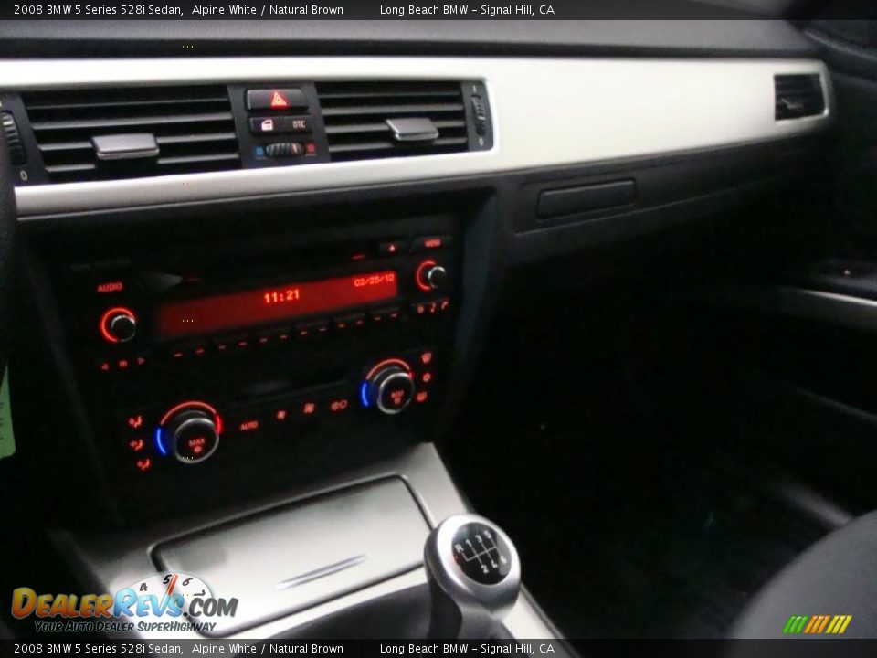 2008 BMW 5 Series 528i Sedan Alpine White / Natural Brown Photo #34