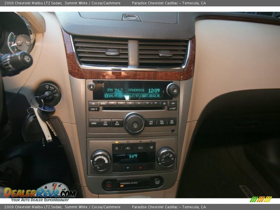 2009 Chevrolet Malibu LTZ Sedan Summit White / Cocoa/Cashmere Photo #18