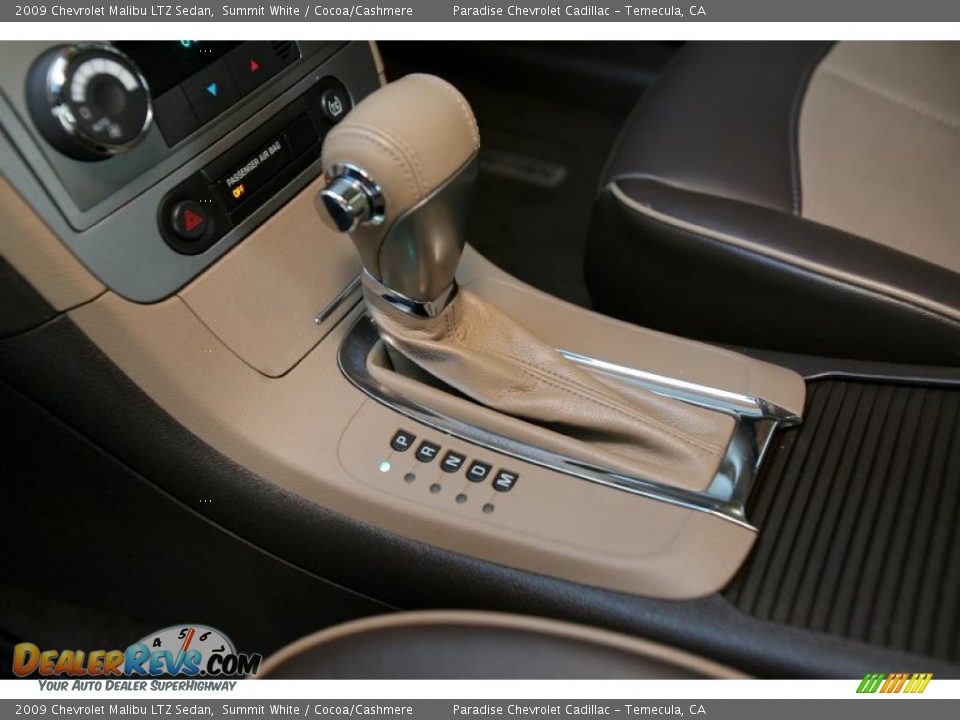 2009 Chevrolet Malibu LTZ Sedan Summit White / Cocoa/Cashmere Photo #20