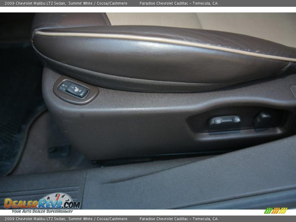 2009 Chevrolet Malibu LTZ Sedan Summit White / Cocoa/Cashmere Photo #22