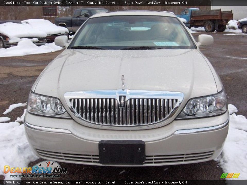 2006 Lincoln Town Car Designer Series Cashmere Tri-Coat / Light Camel Photo #14