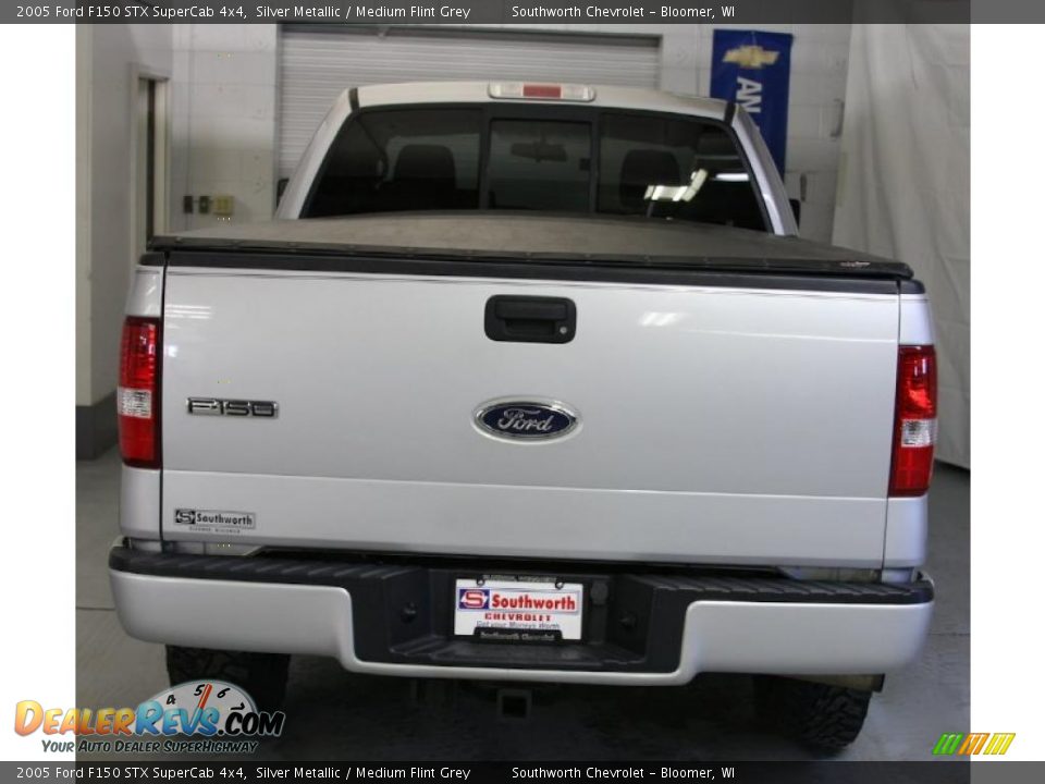 2005 Ford F150 STX SuperCab 4x4 Silver Metallic / Medium Flint Grey Photo #3