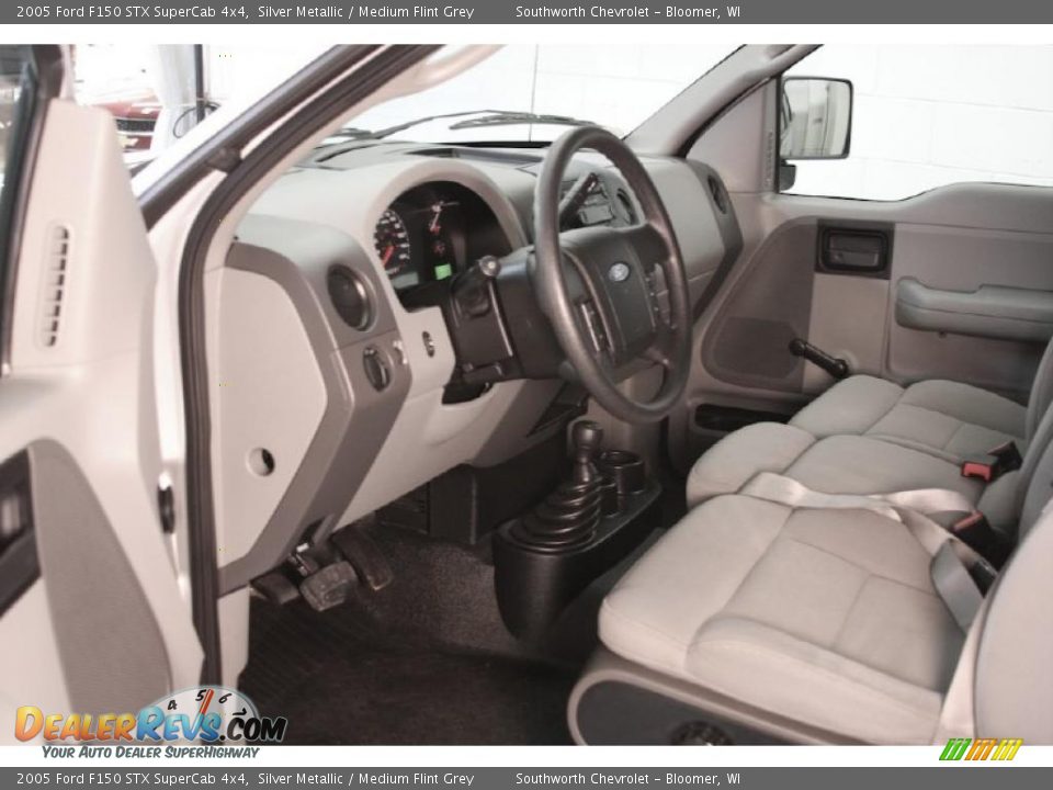 2005 Ford F150 STX SuperCab 4x4 Silver Metallic / Medium Flint Grey Photo #7