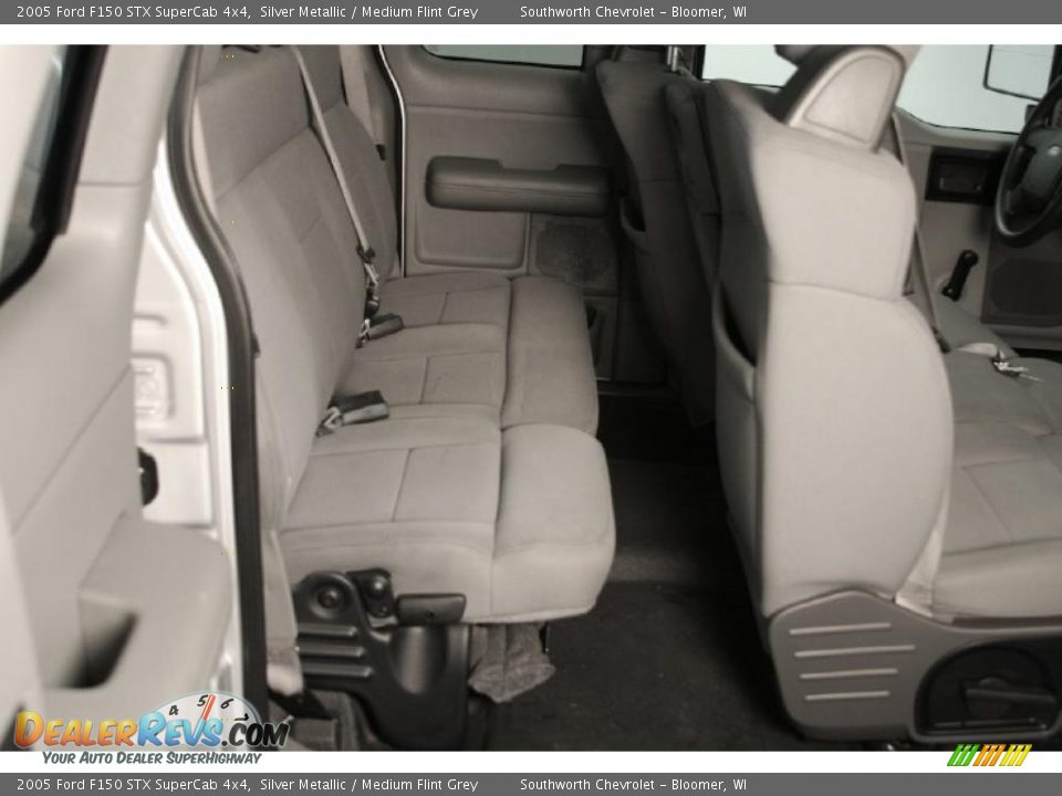2005 Ford F150 STX SuperCab 4x4 Silver Metallic / Medium Flint Grey Photo #8