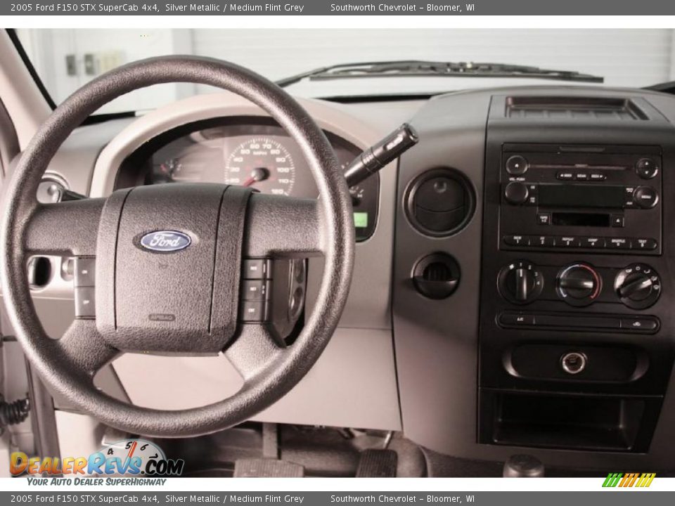 2005 Ford F150 STX SuperCab 4x4 Silver Metallic / Medium Flint Grey Photo #9