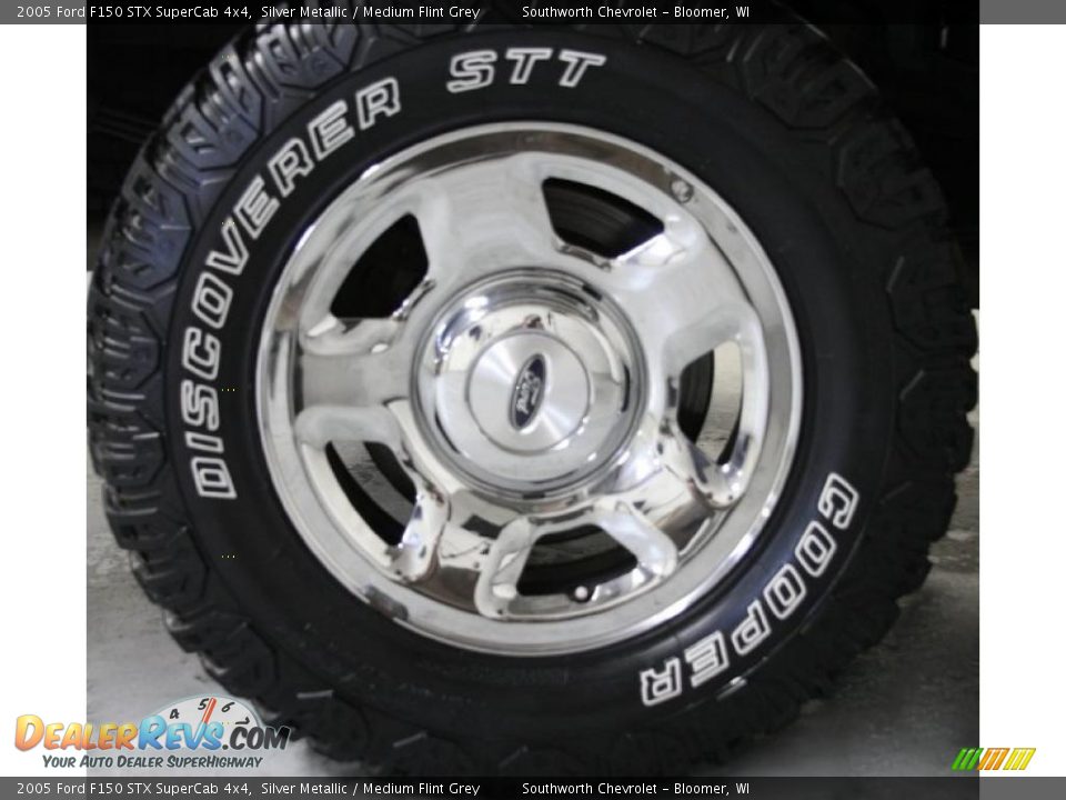 2005 Ford F150 STX SuperCab 4x4 Silver Metallic / Medium Flint Grey Photo #12