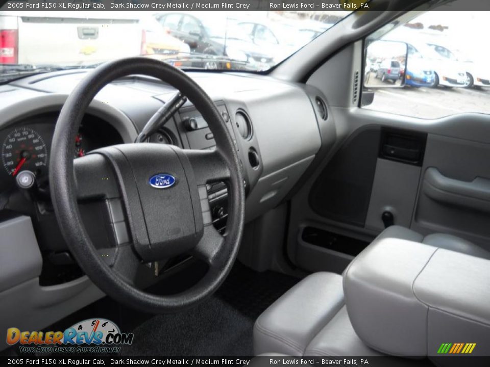 2005 Ford F150 XL Regular Cab Dark Shadow Grey Metallic / Medium Flint Grey Photo #7