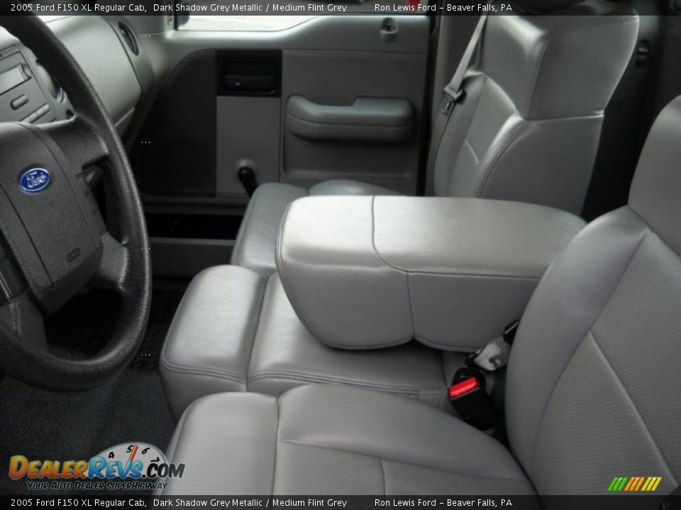 2005 Ford F150 XL Regular Cab Dark Shadow Grey Metallic / Medium Flint Grey Photo #8