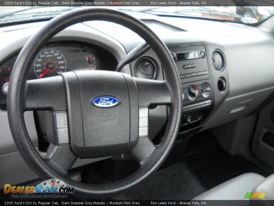 2005 Ford F150 XL Regular Cab Dark Shadow Grey Metallic / Medium Flint Grey Photo #11