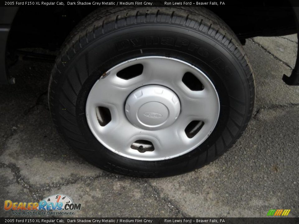 2005 Ford F150 XL Regular Cab Dark Shadow Grey Metallic / Medium Flint Grey Photo #14