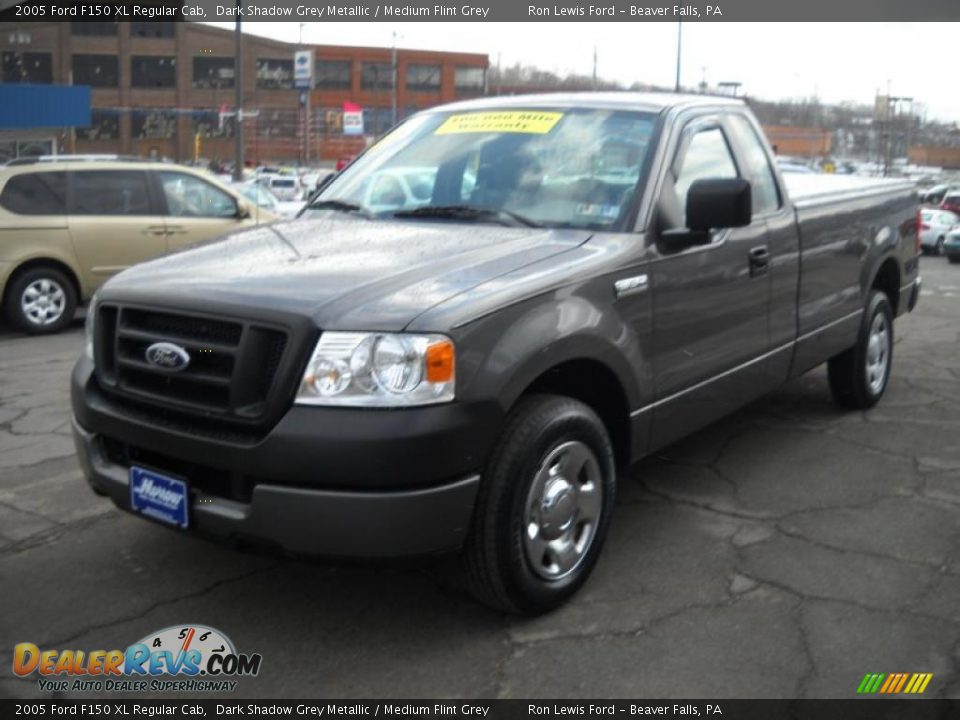 2005 Ford F150 XL Regular Cab Dark Shadow Grey Metallic / Medium Flint Grey Photo #18