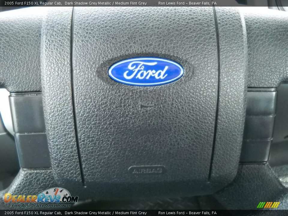 2005 Ford F150 XL Regular Cab Dark Shadow Grey Metallic / Medium Flint Grey Photo #24