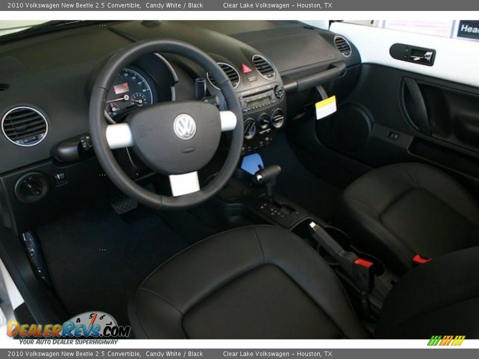2010 Volkswagen New Beetle 2.5 Convertible Candy White / Black Photo #17