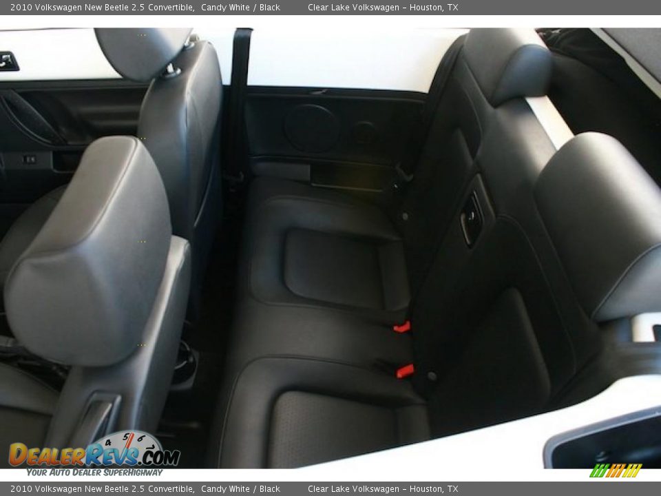 2010 Volkswagen New Beetle 2.5 Convertible Candy White / Black Photo #19