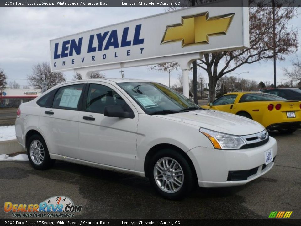 2009 Ford Focus SE Sedan White Suede / Charcoal Black Photo #1