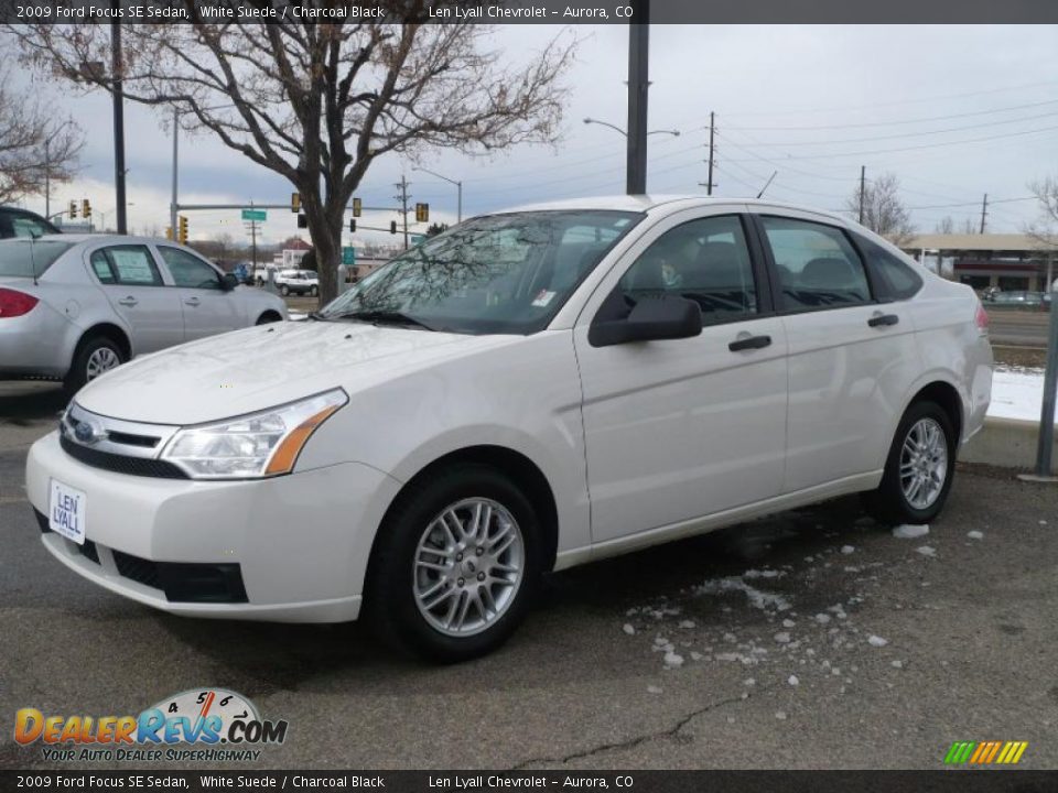 2009 Ford Focus SE Sedan White Suede / Charcoal Black Photo #3