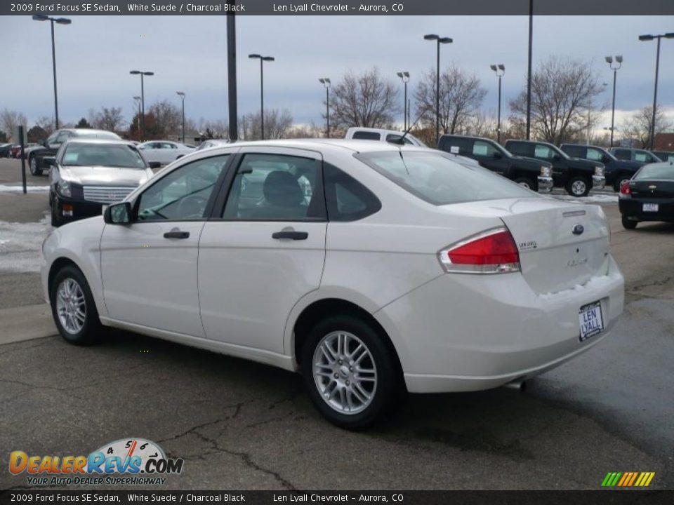 2009 Ford Focus SE Sedan White Suede / Charcoal Black Photo #4