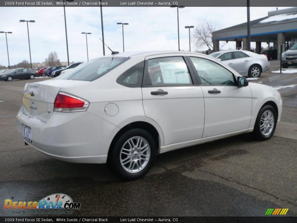 2009 Ford Focus SE Sedan White Suede / Charcoal Black Photo #6