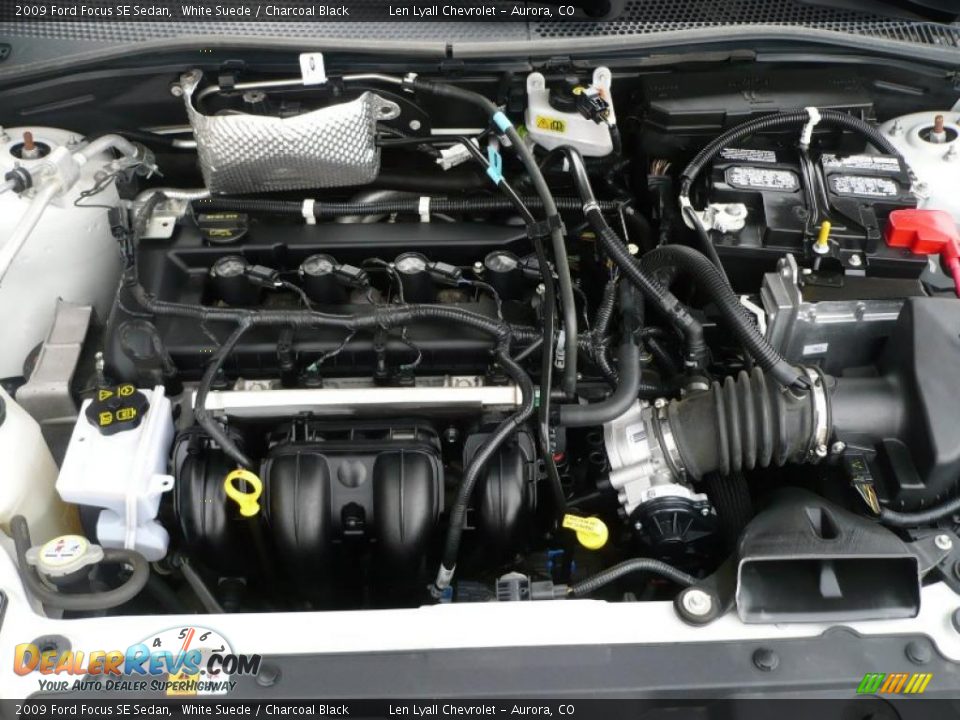 2009 Ford Focus SE Sedan White Suede / Charcoal Black Photo #19