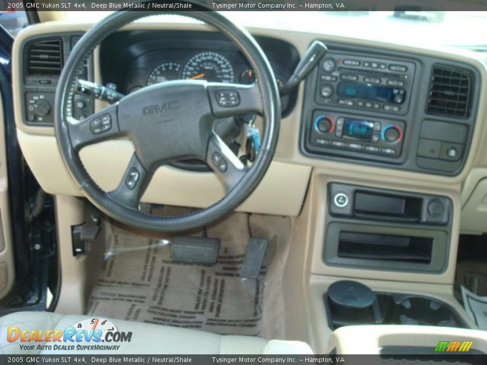 2005 GMC Yukon SLT 4x4 Deep Blue Metallic / Neutral/Shale Photo #17