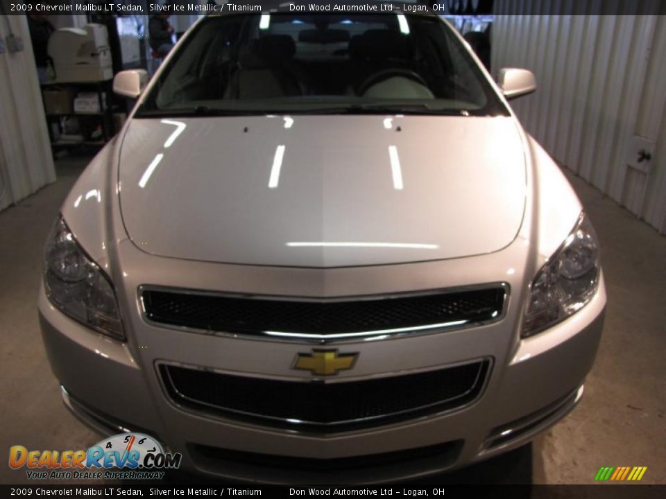 2009 Chevrolet Malibu LT Sedan Silver Ice Metallic / Titanium Photo #3