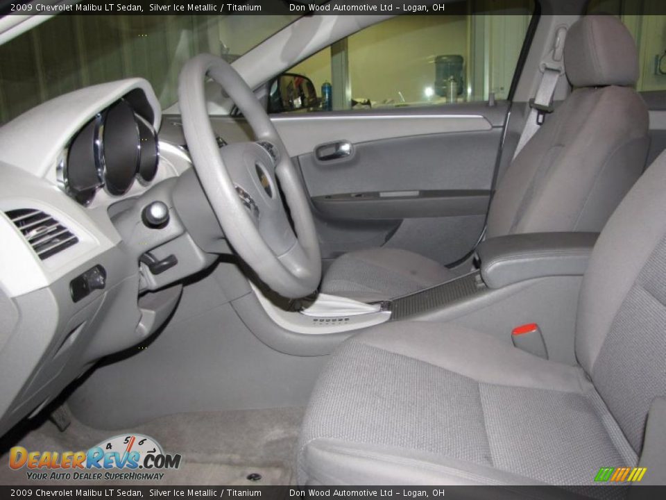 2009 Chevrolet Malibu LT Sedan Silver Ice Metallic / Titanium Photo #12