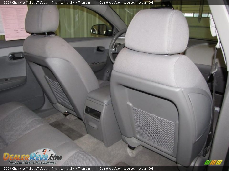2009 Chevrolet Malibu LT Sedan Silver Ice Metallic / Titanium Photo #14