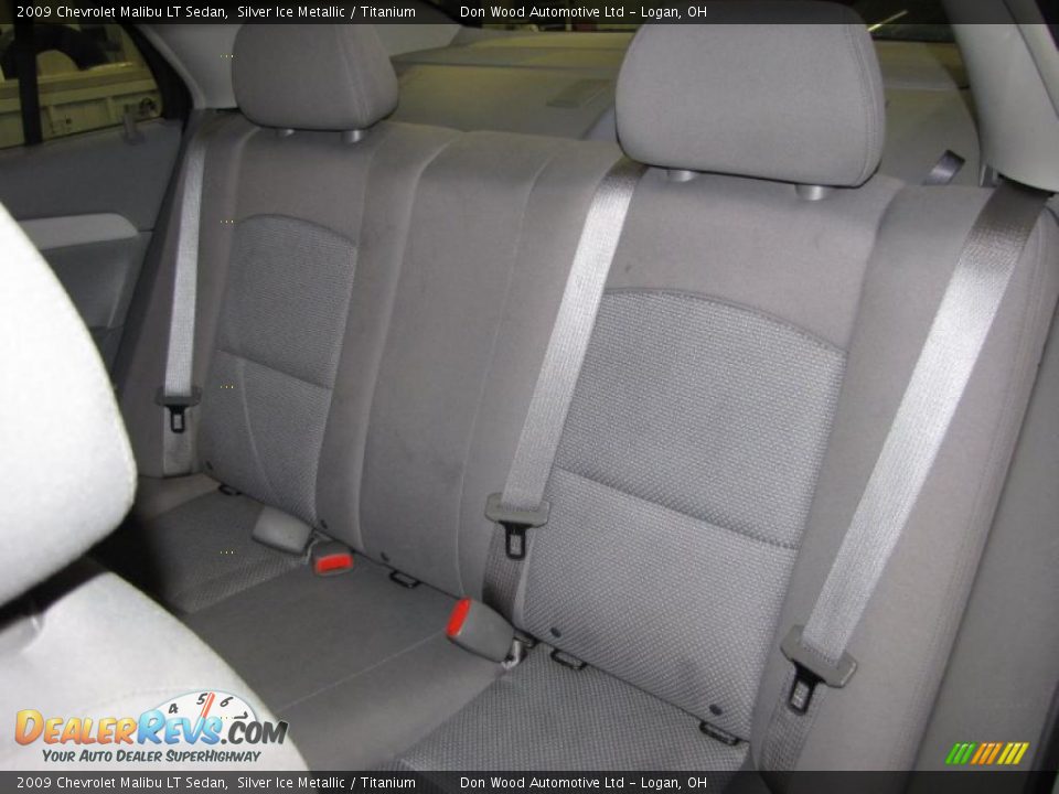 2009 Chevrolet Malibu LT Sedan Silver Ice Metallic / Titanium Photo #16
