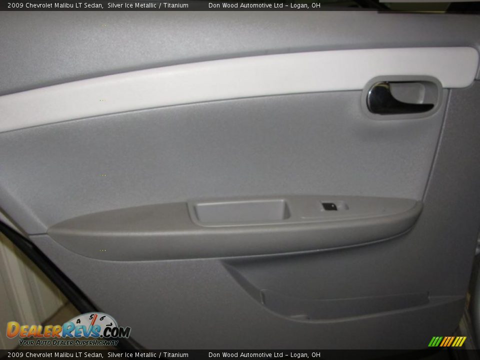 2009 Chevrolet Malibu LT Sedan Silver Ice Metallic / Titanium Photo #18