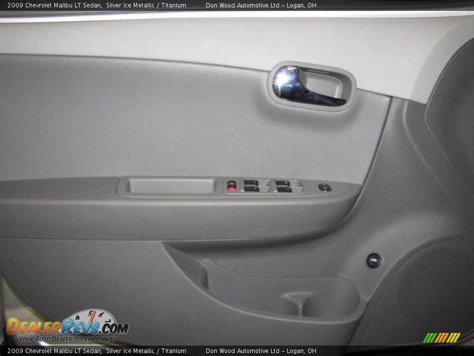 2009 Chevrolet Malibu LT Sedan Silver Ice Metallic / Titanium Photo #19