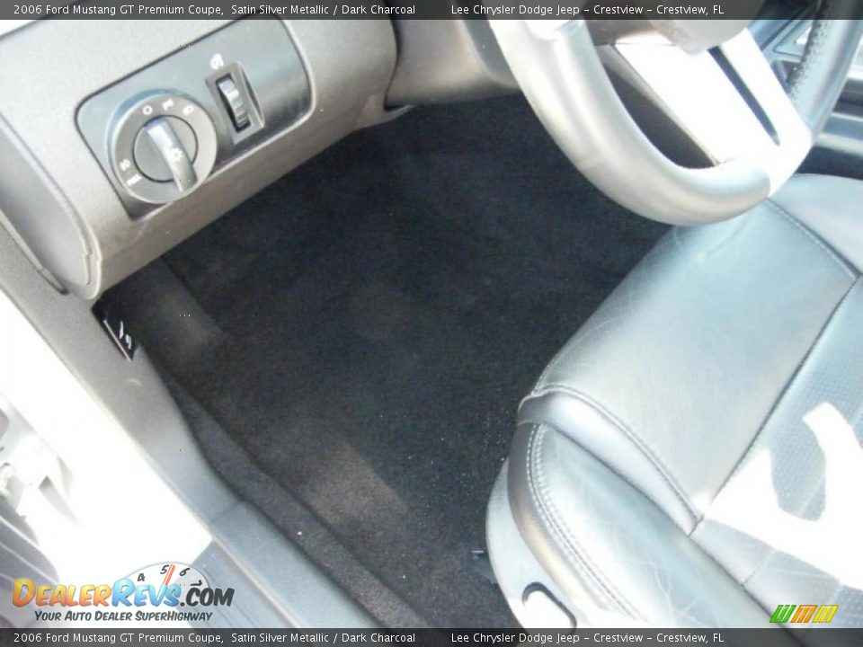 2006 Ford Mustang GT Premium Coupe Satin Silver Metallic / Dark Charcoal Photo #16