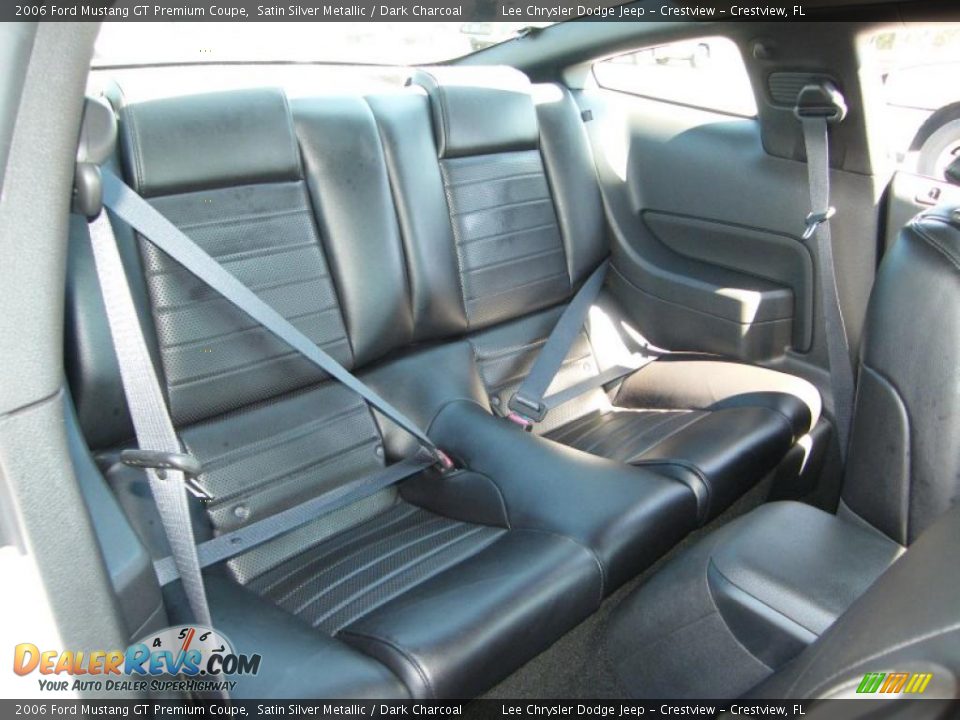 2006 Ford Mustang GT Premium Coupe Satin Silver Metallic / Dark Charcoal Photo #24
