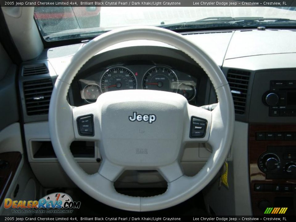 2005 Jeep Grand Cherokee Limited 4x4 Brilliant Black Crystal Pearl / Dark Khaki/Light Graystone Photo #19
