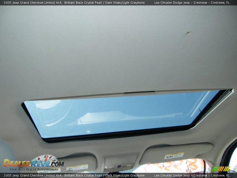 2005 Jeep Grand Cherokee Limited 4x4 Brilliant Black Crystal Pearl / Dark Khaki/Light Graystone Photo #21