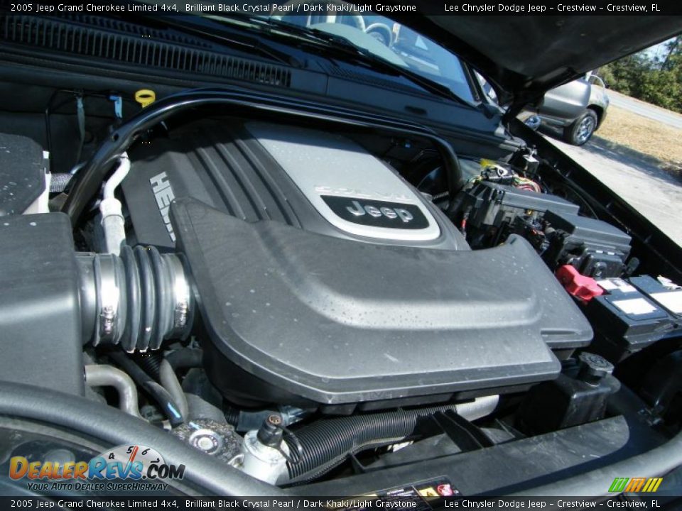 2005 Jeep Grand Cherokee Limited 4x4 Brilliant Black Crystal Pearl / Dark Khaki/Light Graystone Photo #30