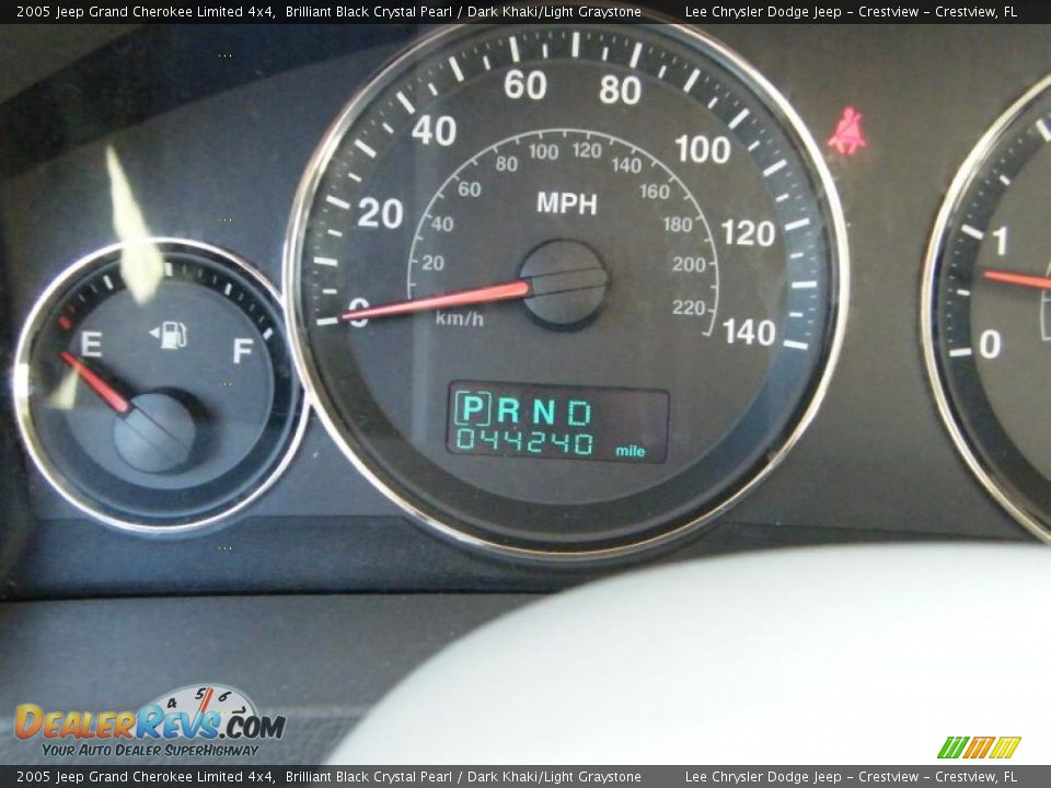 2005 Jeep Grand Cherokee Limited 4x4 Brilliant Black Crystal Pearl / Dark Khaki/Light Graystone Photo #31